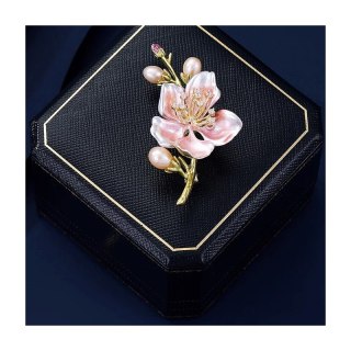 Broszka ozdobna delikatna, kwiat wiśni z kryształkami i perłami BZ204
