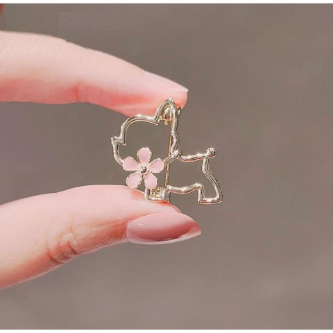 Broszka ozdobna emaliowana - piesek z kwiatkiem BZ210