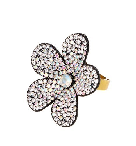 Błyszczący pierścionek