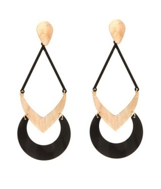 Kolczyki z czarnym akcentem