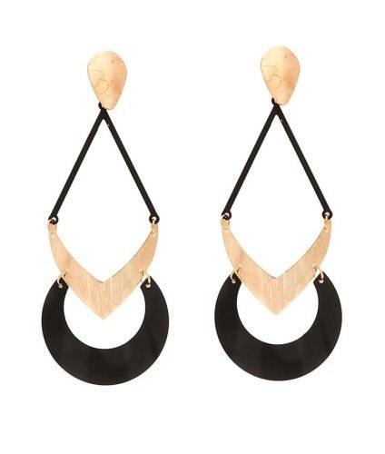 Kolczyki z czarnym akcentem